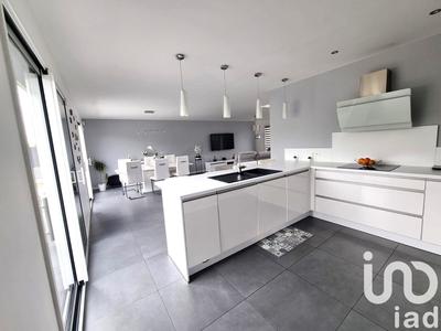 Maison - 180 m² - 6 pièces