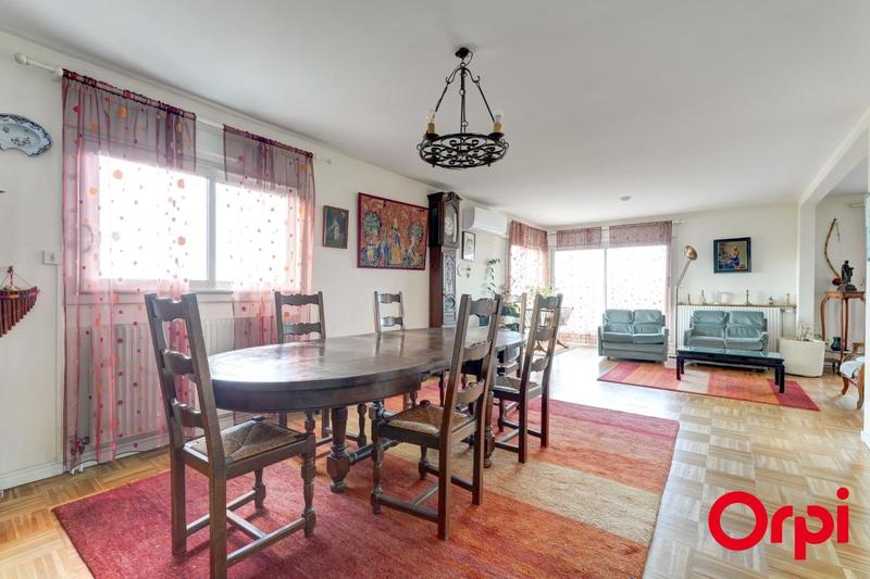 Appartement - 170 m² - 6 pièces