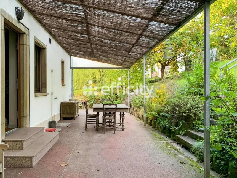 Maison - 186 m² - 6 pièces