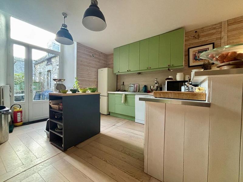 Maison - 225 m² - 5 pièces