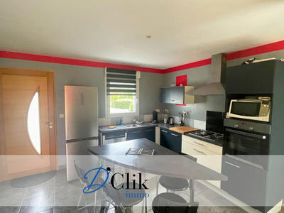 Maison - 99 m² - 5 pièces