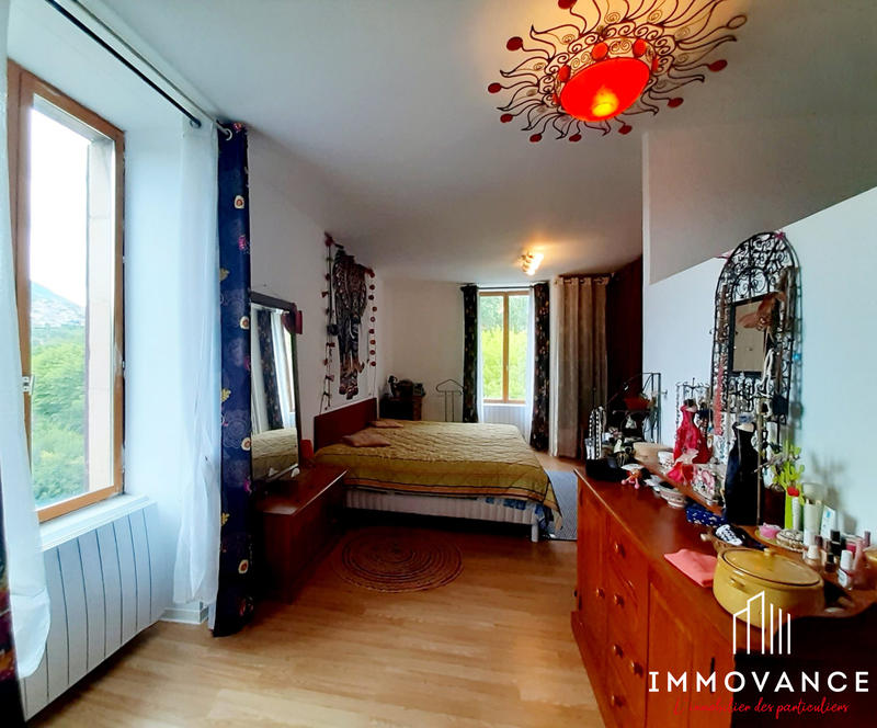 Maison - 350 m² - 16 pièces