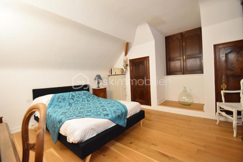 Demeure - 303 m² - 11 pièces