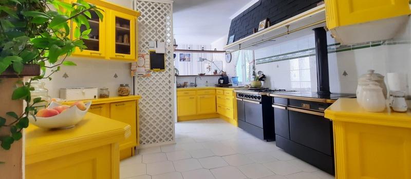 Maison - 213 m² - 6 pièces