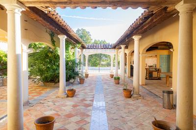 Maison - 195 m² - 6 pièces