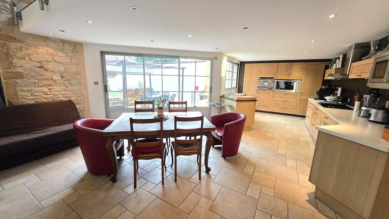 Maison - 215 m² - 7 pièces