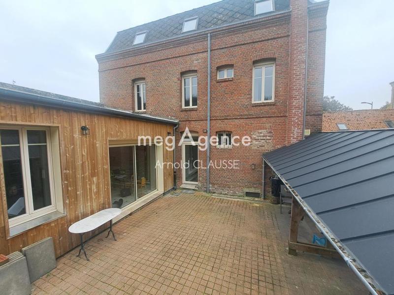 Maison - 217 m² - 11 pièces
