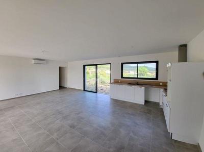 Villa - 122 m² - 6 pièces