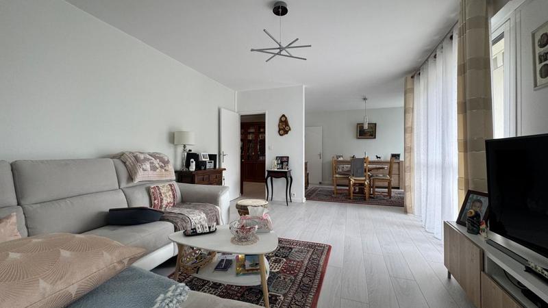 Appartement - 104 m² - 6 pièces