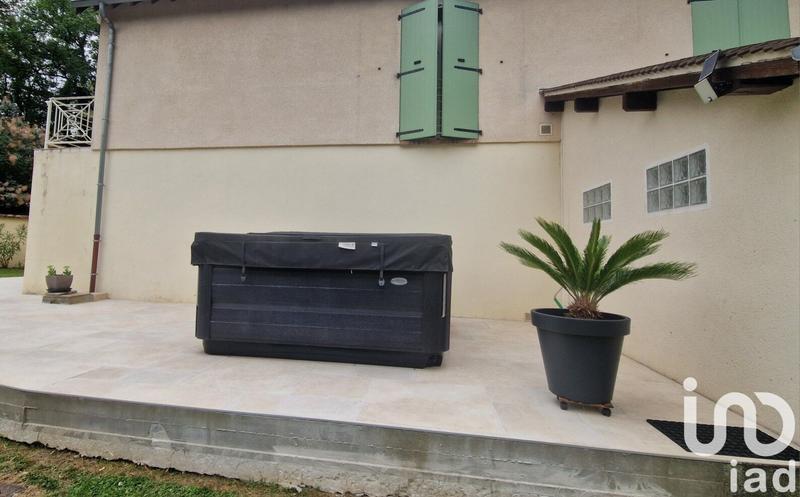 Maison - 251 m² - 10 pièces