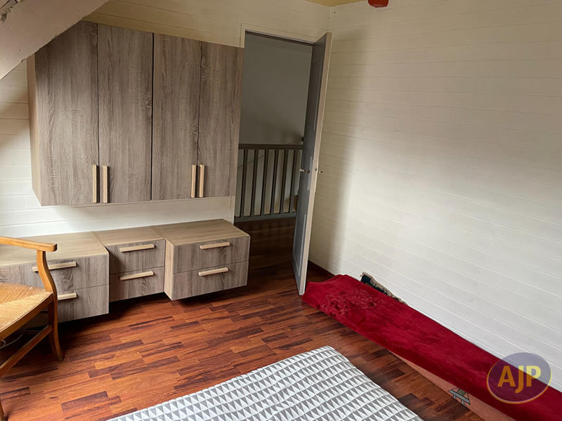 Maison - 280 m² - 7 pièces