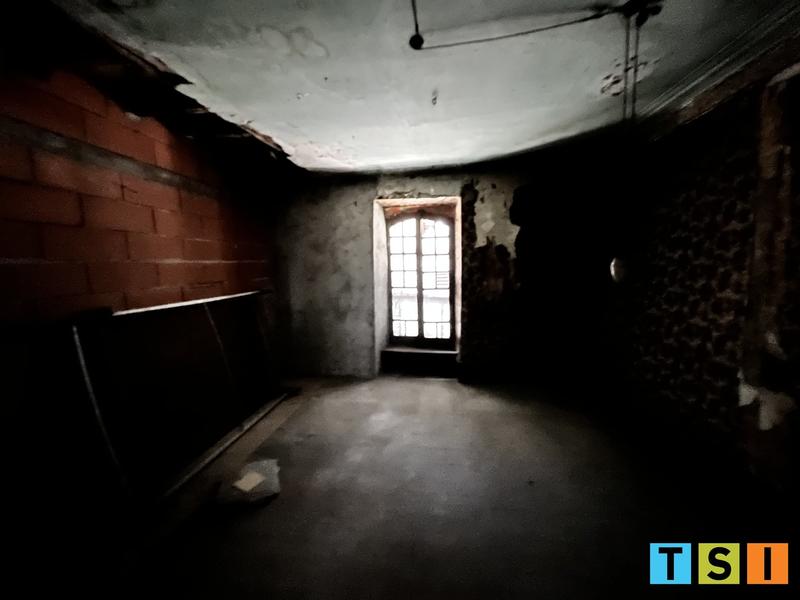 Maison - 610 m² - 12 pièces