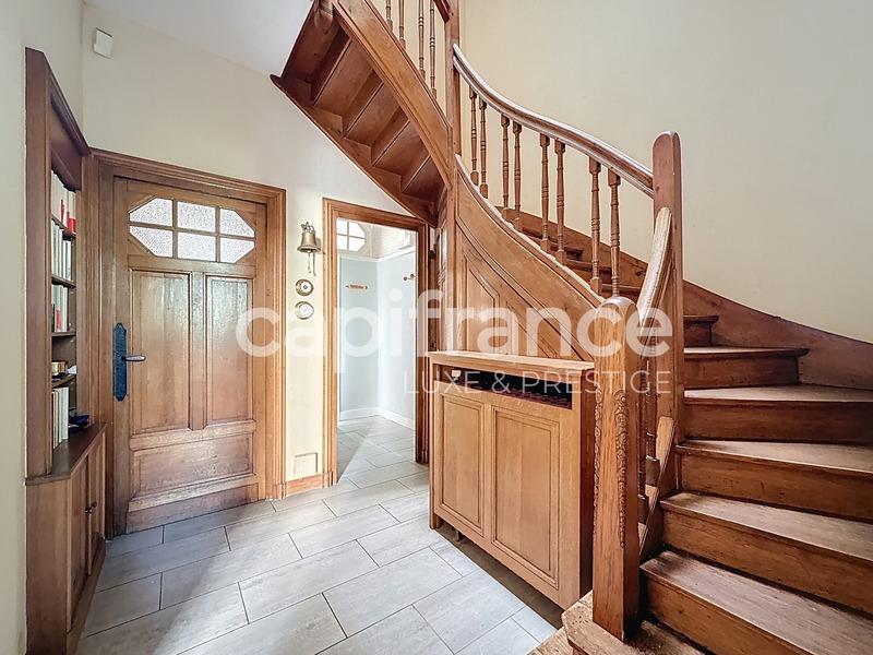 Maison de ville - 181 m² - 9 pièces