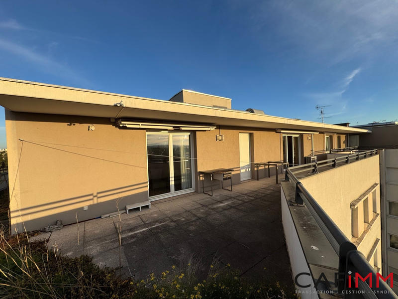 Appartement - 111 m² - 4 pièces