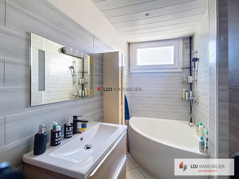 Appartement - 84 m² - 4 pièces