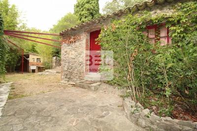 Propriété - 740 m² - 22 pièces