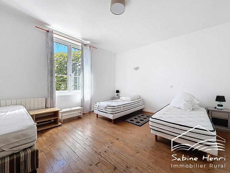 Maison - 538 m² - 20 pièces