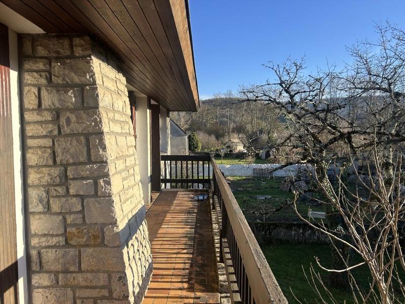 Villa - 238 m² - 9 pièces