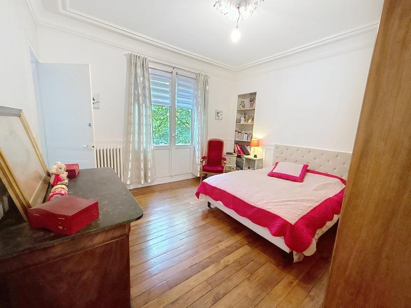 Appartement ancien - 73 m² - 3 pièces