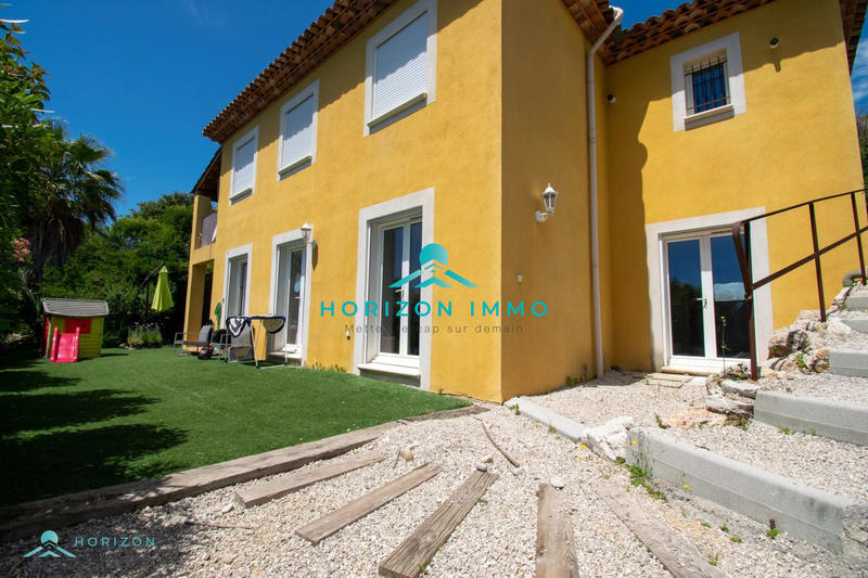 Appartement - 84 m² - 3 pièces