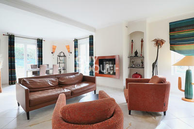 Maison - 121 m² - 6 pièces