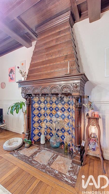 Maison - 232 m² - 7 pièces