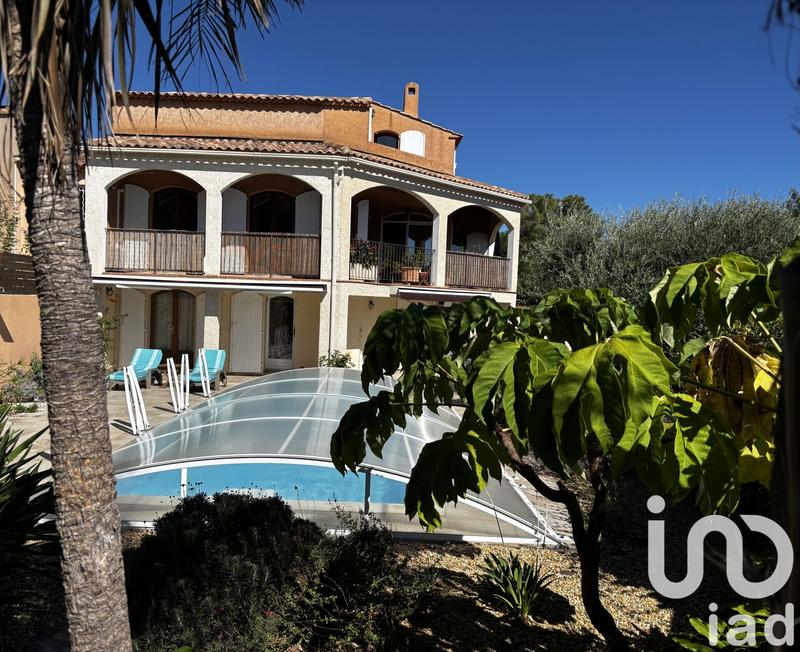 Maison - 212 m² - 8 pièces