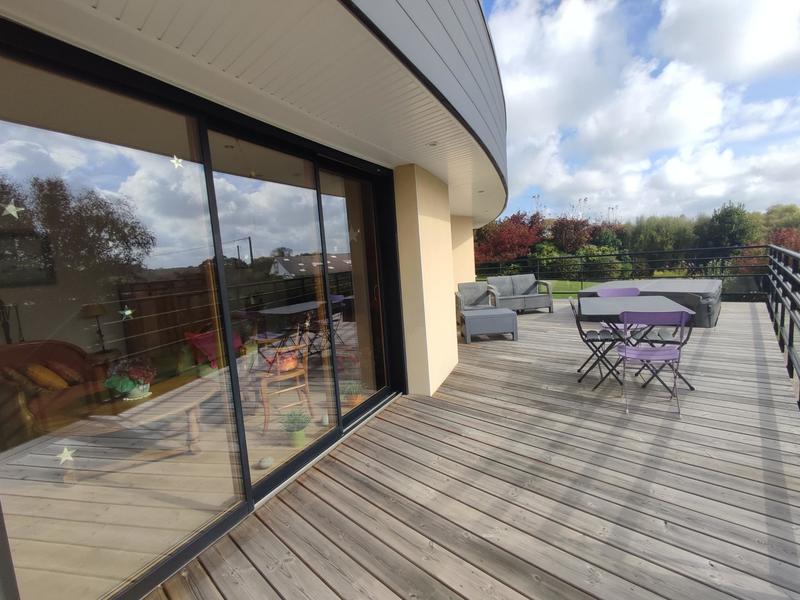 Maison - 242 m² - 8 pièces