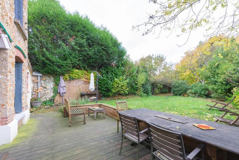 Maison - 215 m² - 9 pièces