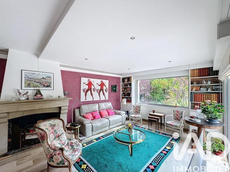 Maison - 220 m² - 8 pièces