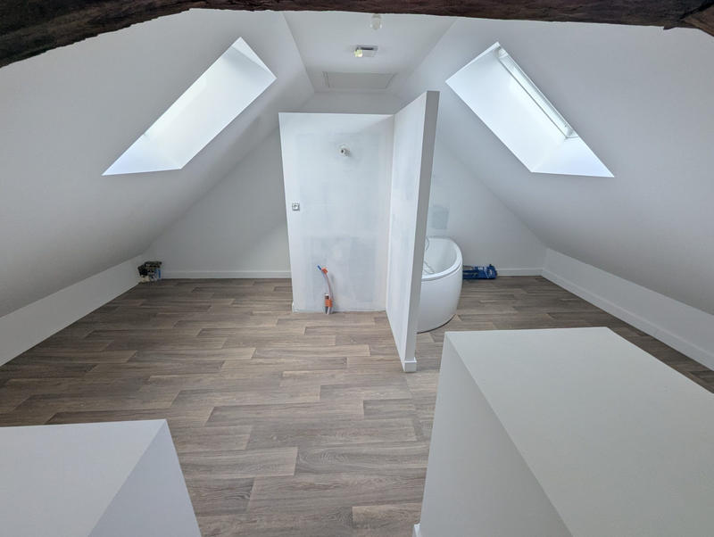 Maison - 280 m² - 8 pièces