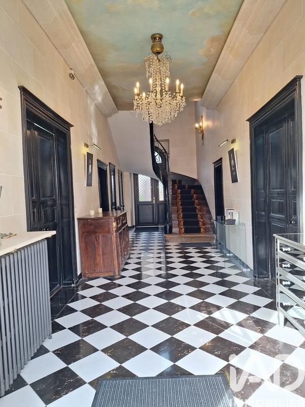 Maison - 285 m² - 8 pièces