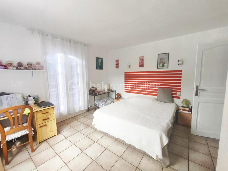 Maison traditionnelle - 166 m² - 6 pièces