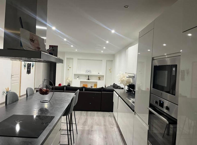 Appartement - 92 m² - 4 pièces