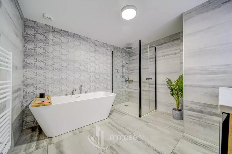 Appartement - 80 m² - 4 pièces