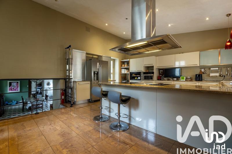 Maison - 280 m² - 13 pièces