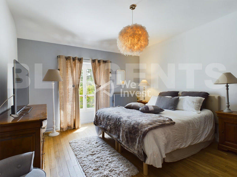 Maison - 294 m² - 9 pièces