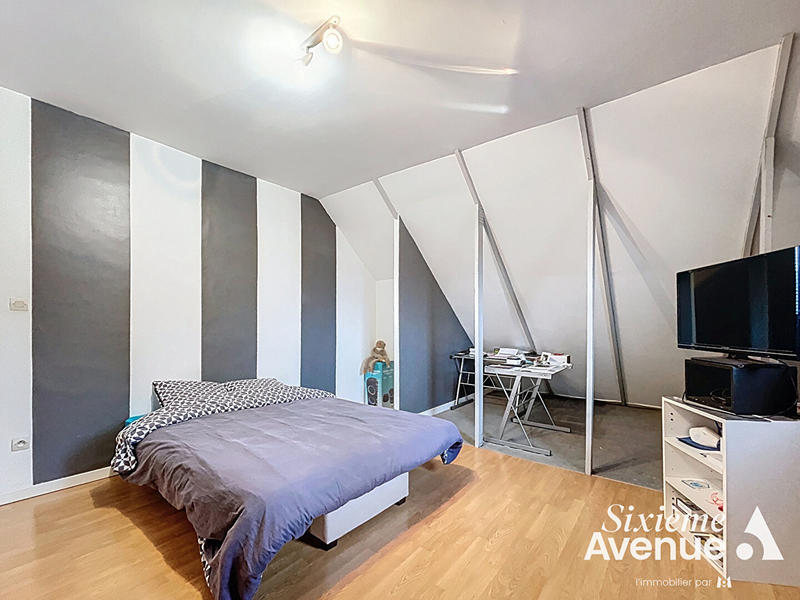 Maison - 140 m² - 6 pièces