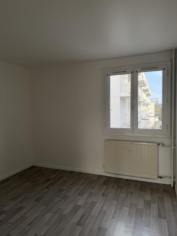 Appartement - 94 m² - 5 pièces