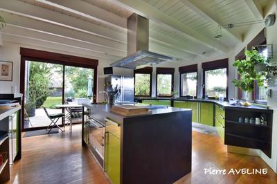 Maison - 276 m² - 7 pièces