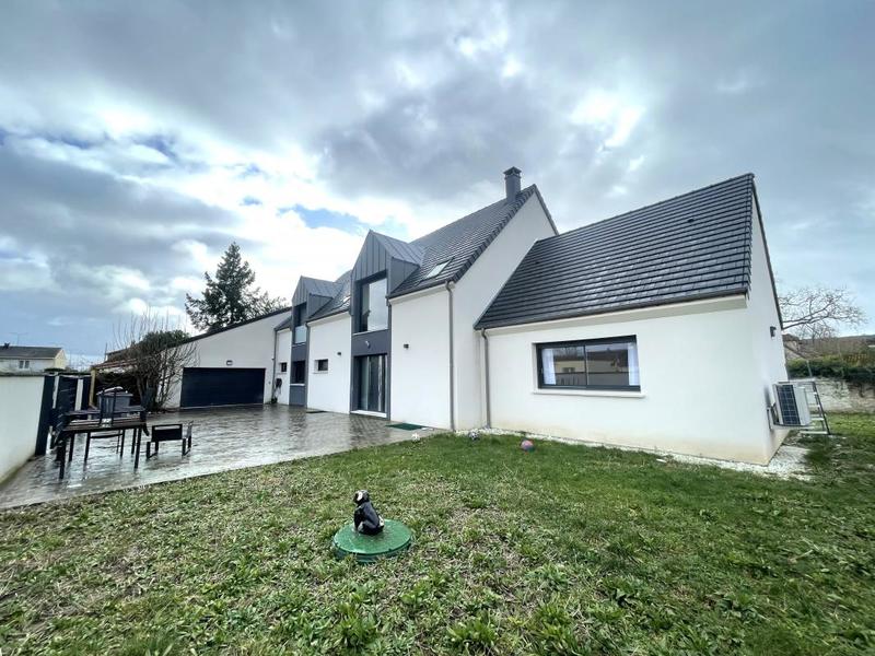 Maison ancienne - 259 m² - 8 pièces