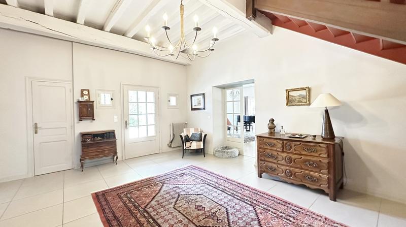 Maison - 450 m² - 12 pièces