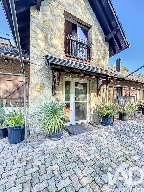 Maison - 580 m² - 10 pièces