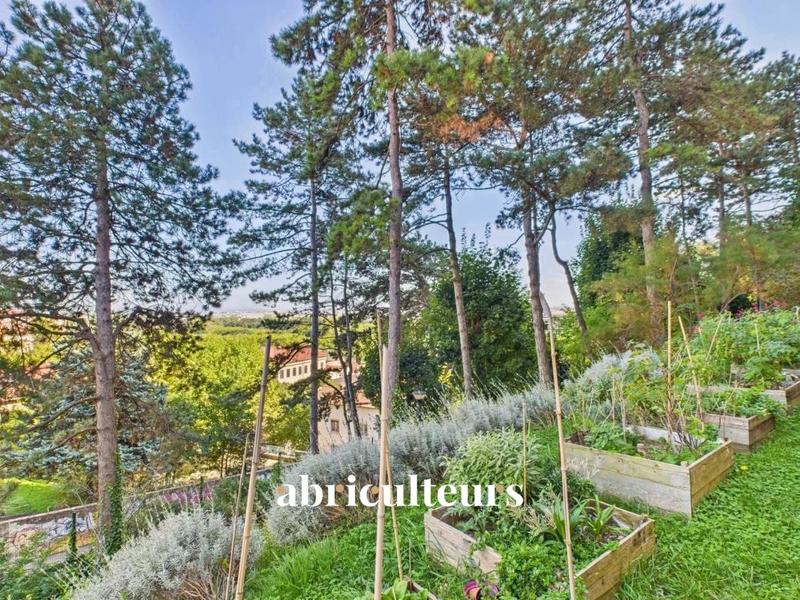 Appartement ancien - 87 m² - 3 pièces