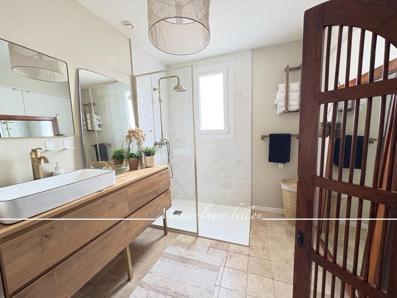 Maison - 177 m² - 7 pièces