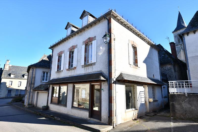 Maison - 150 m² - 9 pièces