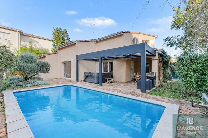 Maison - 159 m² - 5 pièces