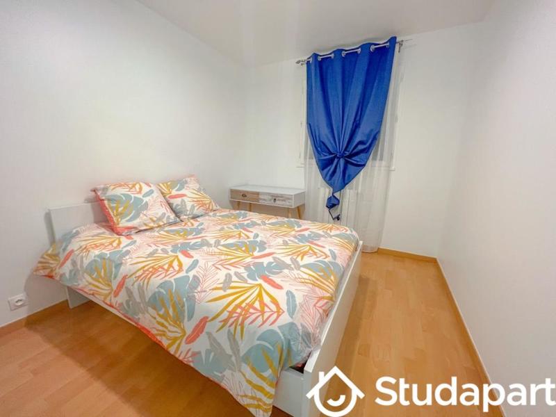 Chambre - 11 m² - 1 pièce