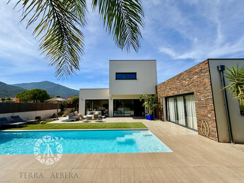 Villa - 237 m² - 5 pièces