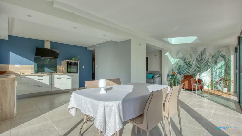 Maison traditionnelle - 186 m² - 6 pièces